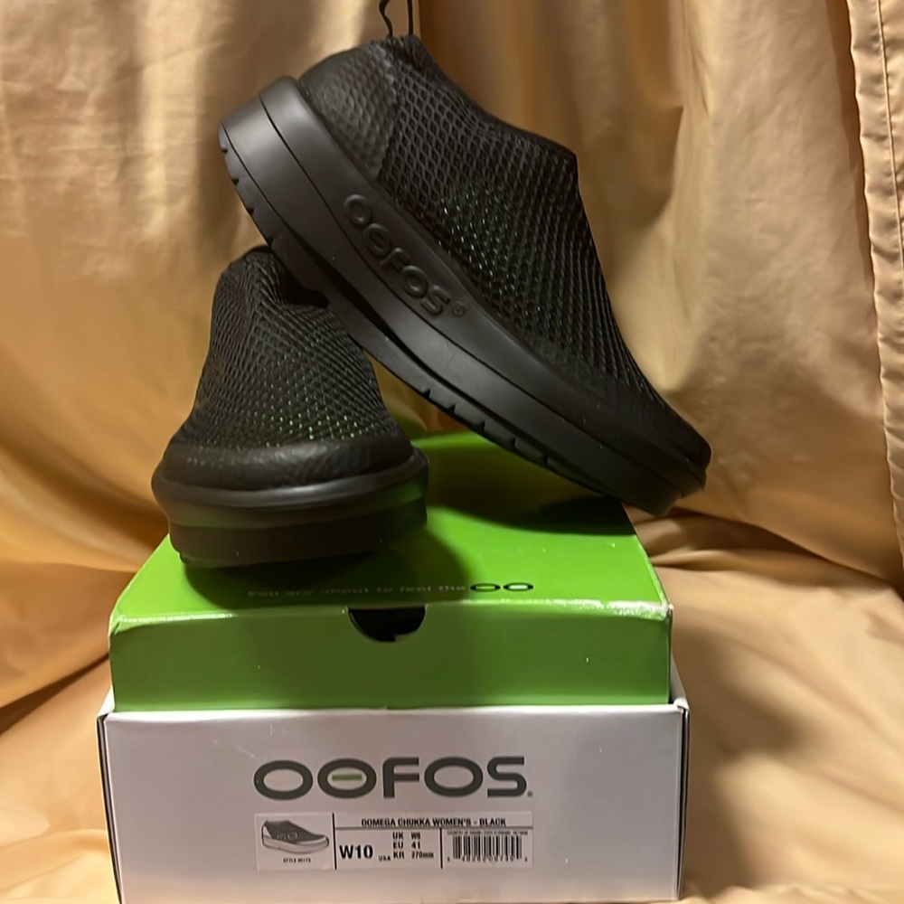OOFOS Black Women's Sneakers